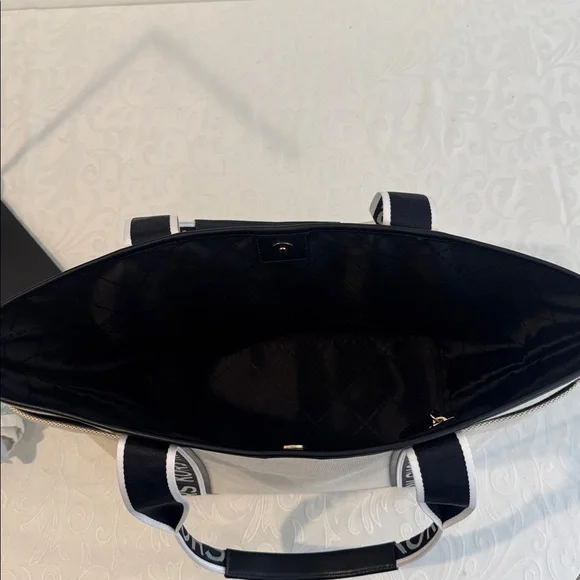 Stunning Michael Kors Large Tote - Picture 9 of 15